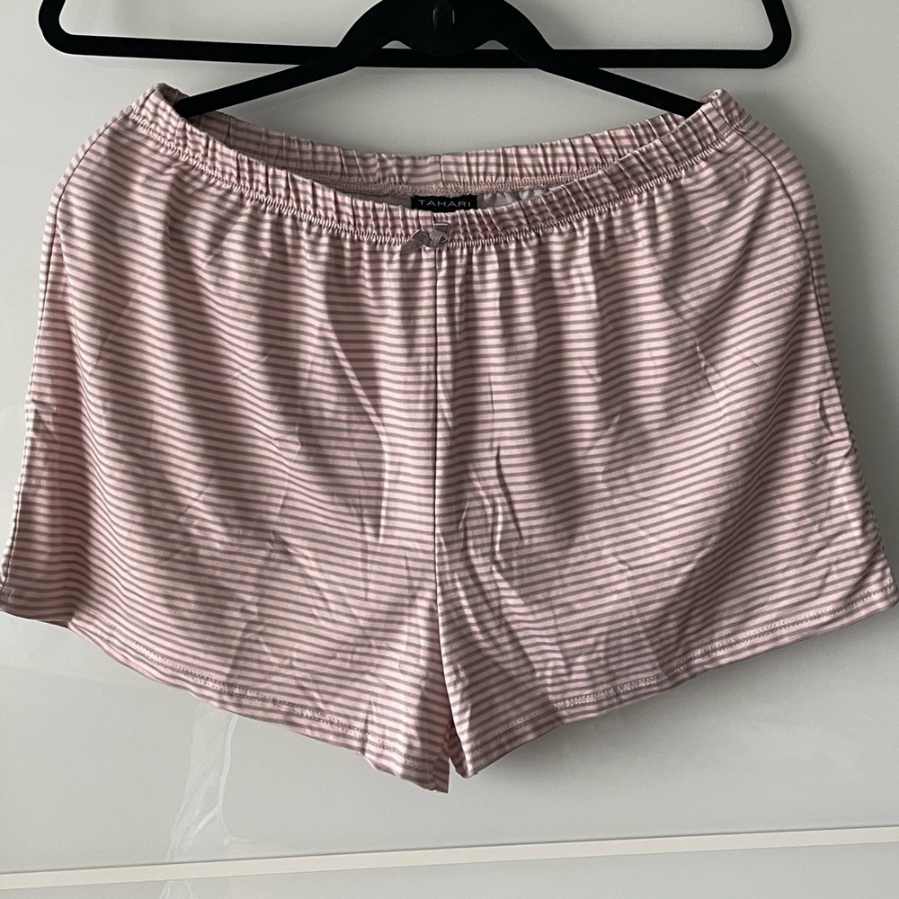 Got to go!! TAHARI PJ shorts barely worn size Large (oversized)